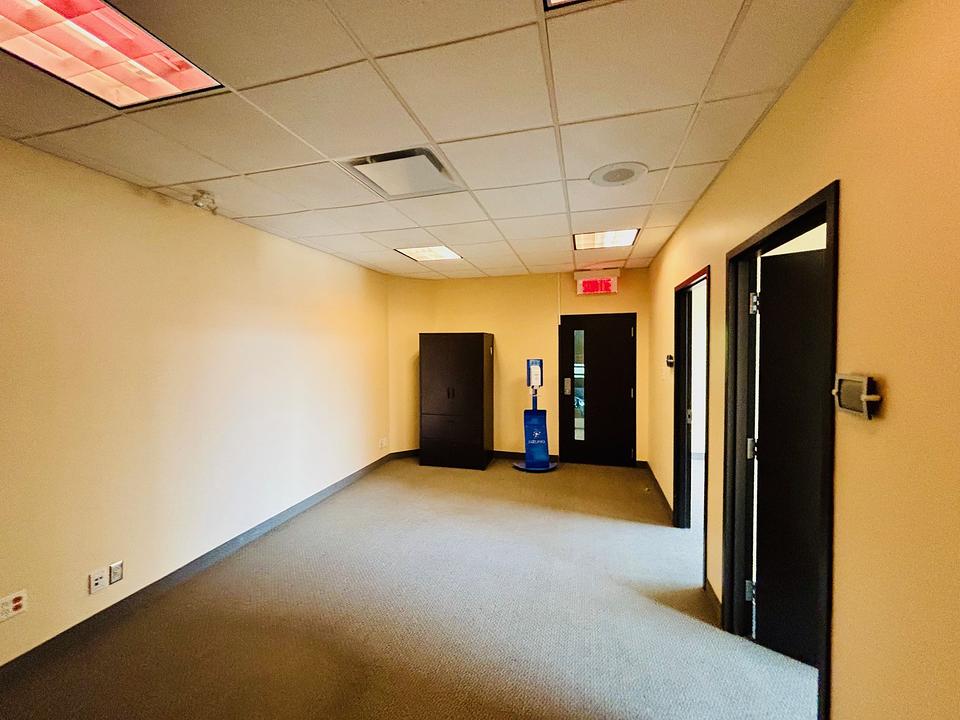 202 - 8129 Boulevard St-Michel, Montreal, QC