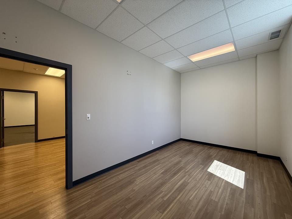 1 - 4720 50 Avenue, Red Deer, AB