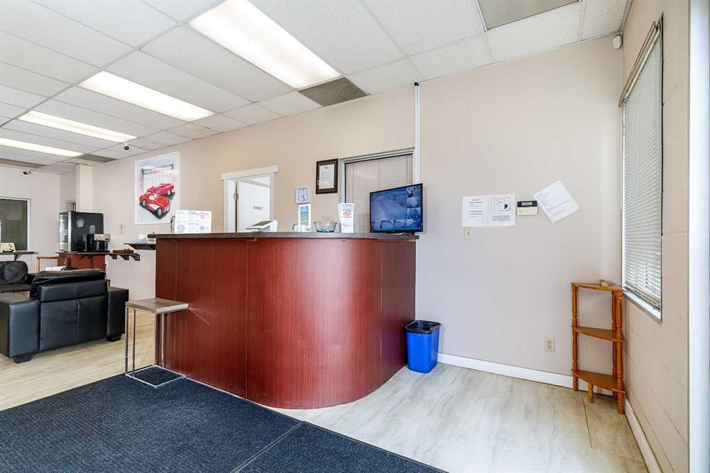 6104 67A Street, Red Deer, AB
