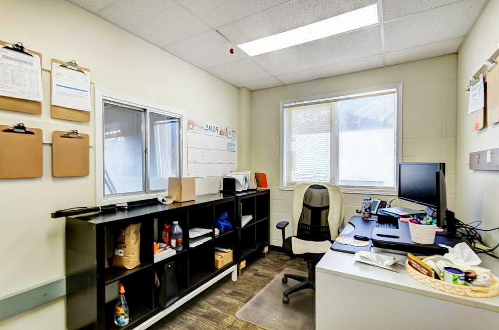 106 - Jay Street, Banff, AB