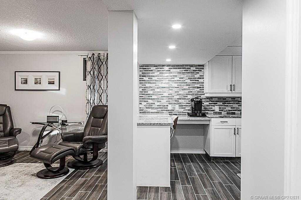9731 100 Avenue, Grande Prairie, AB