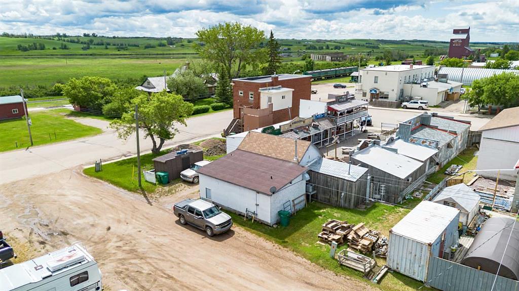 44 Main Street East, Big Valley, AB