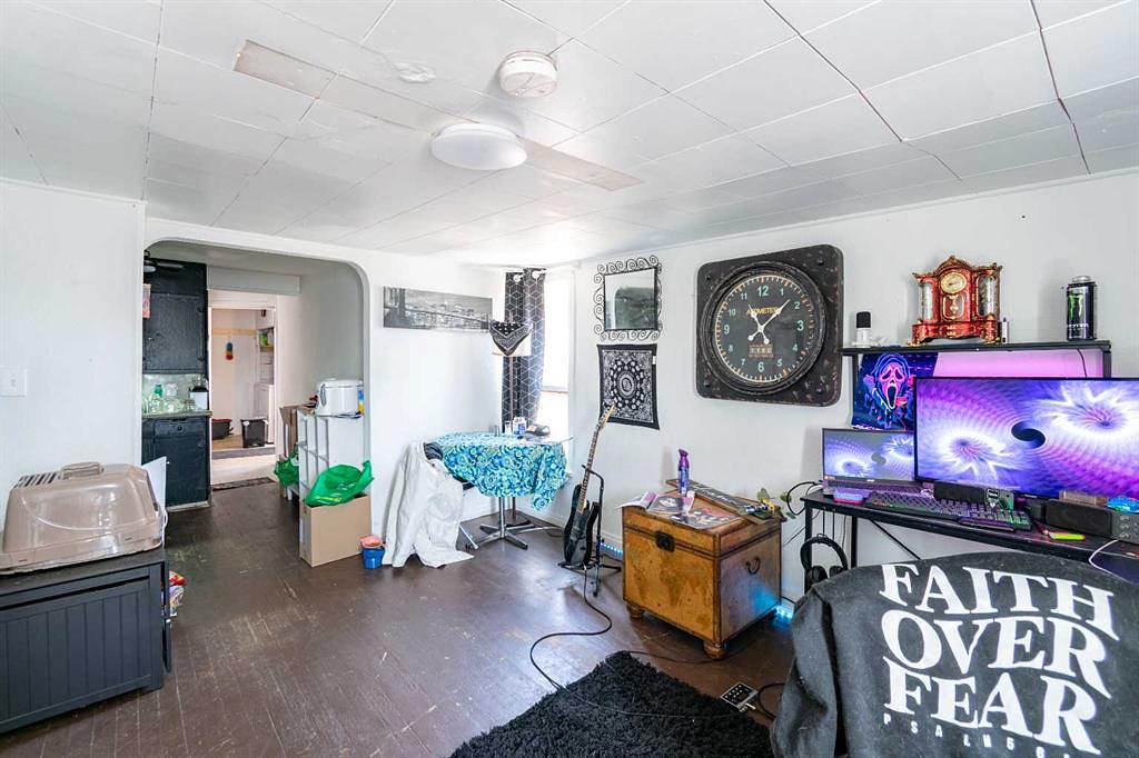 5007 50 Avenue, Stettler, AB