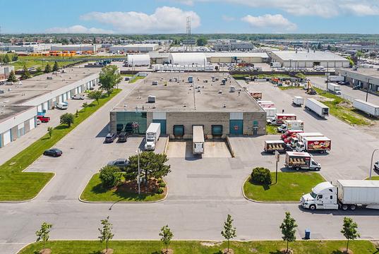 1225 Rue Bergar, Laval, QC