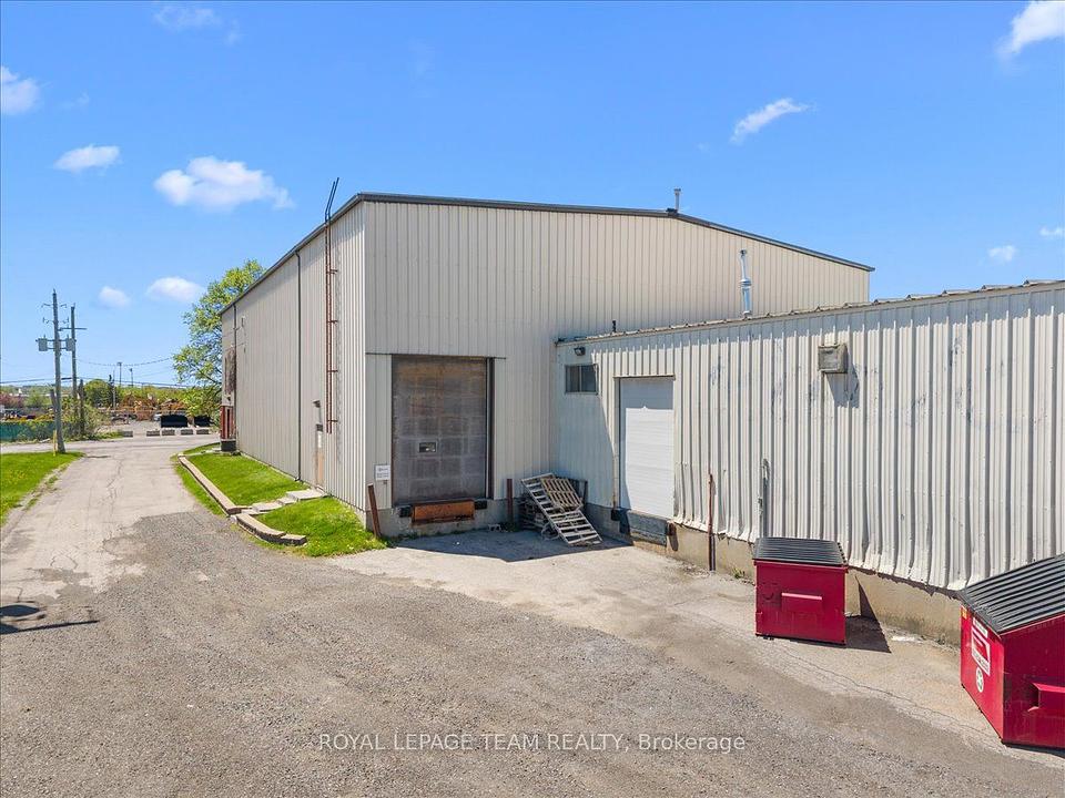 24 Edgewater Street, Ottawa, ON