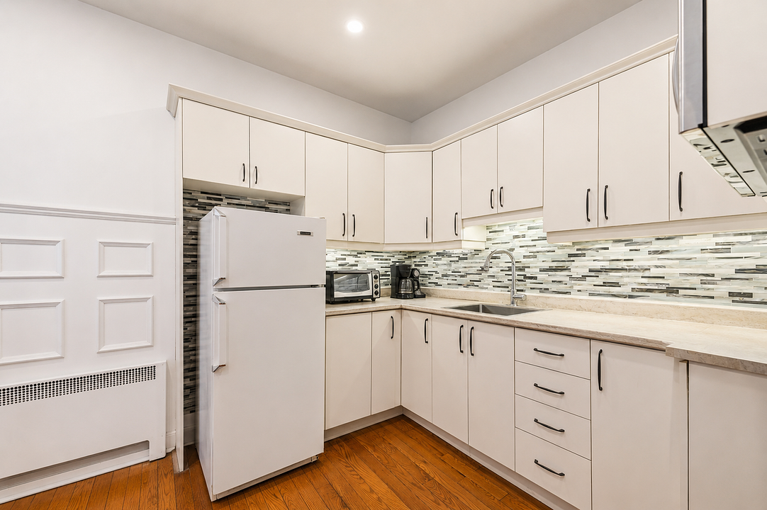 921 Boulevard Saint-Joseph Est, Montréal, QC