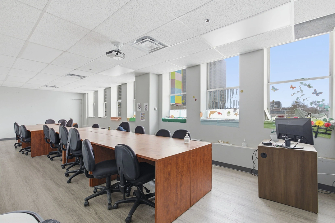300 - 1265 Rue Berri, Montréal, QC