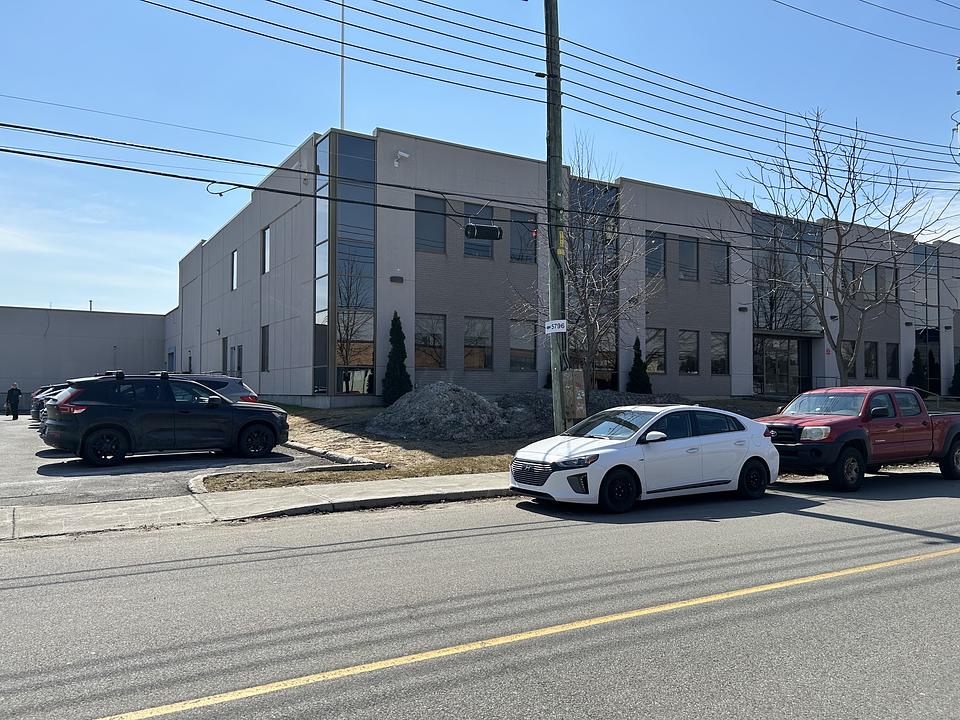 220 - 5796 Rue Ferrier, Mont-Royal, QC