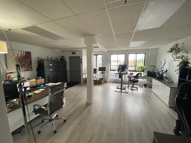 301 - 3713 Boulevard Saint-Laurent, Montréal, QC