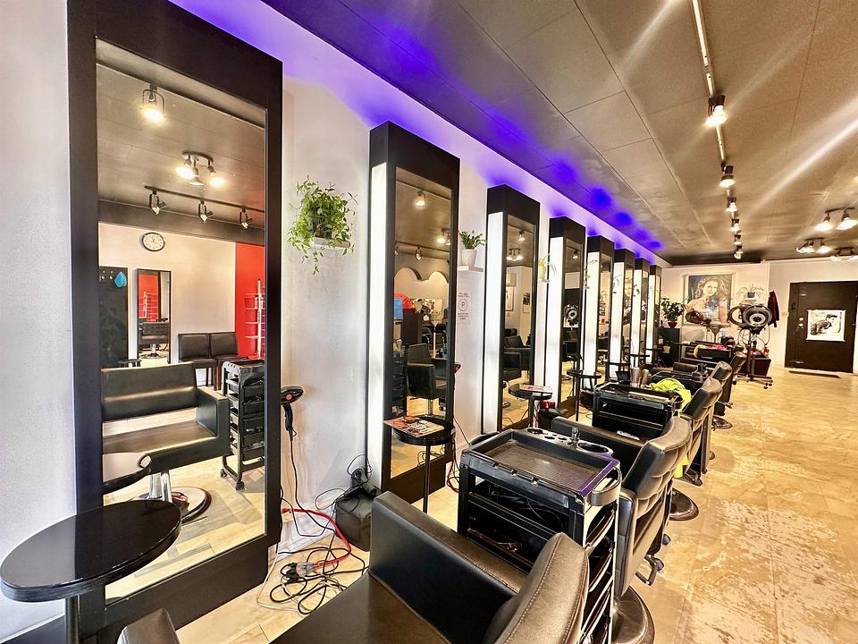 8538 Granville Street, Vancouver, BC