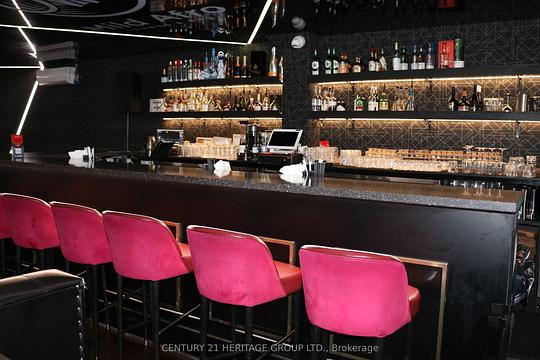 1116 Dundas Street West, Toronto, ON