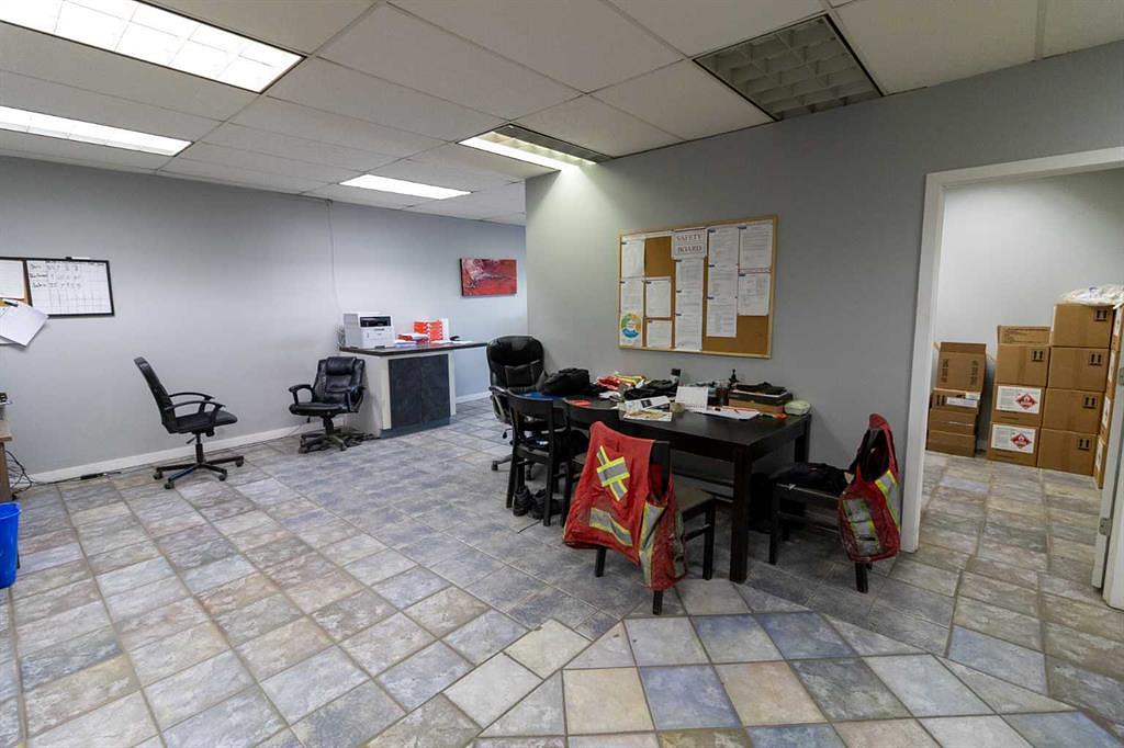 Unit 7 - 4041 74 Avenue Southeast, Calgary, AB