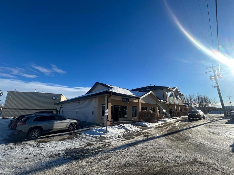 14 Crystal Ridge Drive, Okotoks, AB