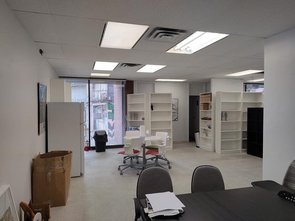 100 - 1525 W 8th Ave, Vancouver, BC