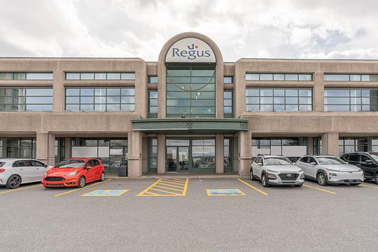 2572 Boulevard Daniel-Johnson, Laval, QC