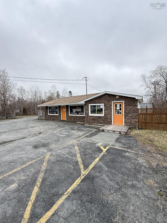 1323 Highway 2, Lantz, NS