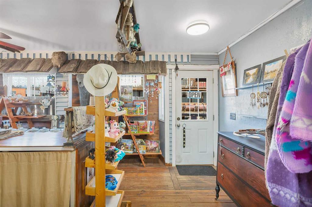 48 Main Street East, Big Valley, AB