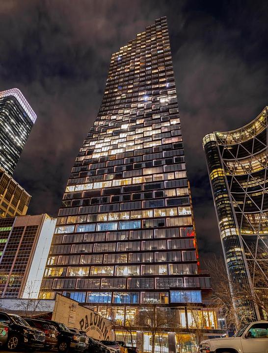 900 - 685 Centre Street South, Calgary, AB