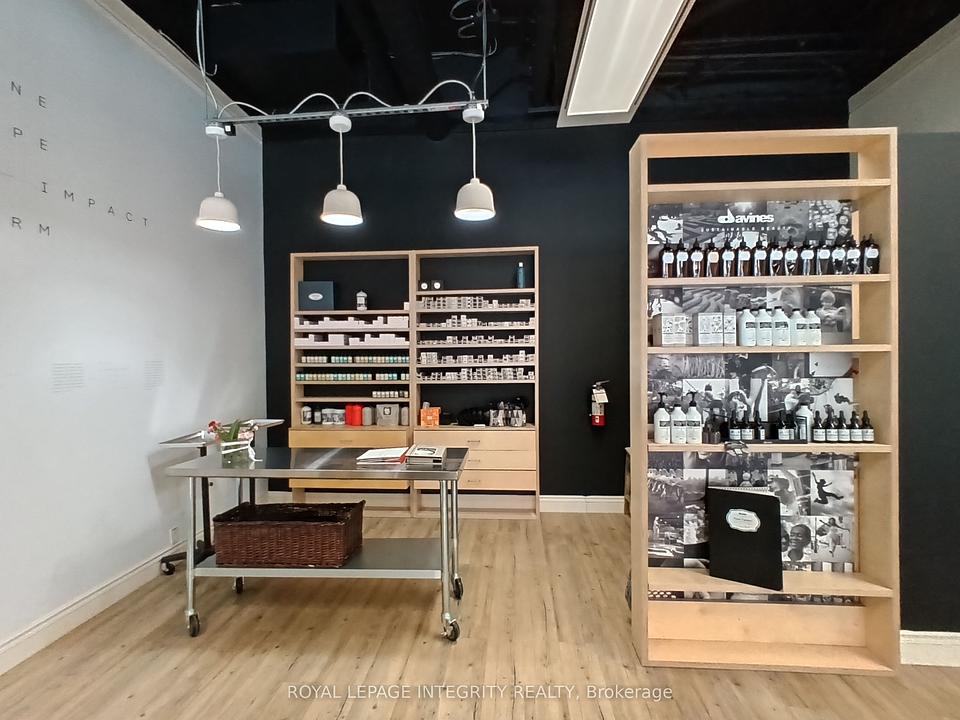 100 - 100 Murray Street, Ottawa, ON