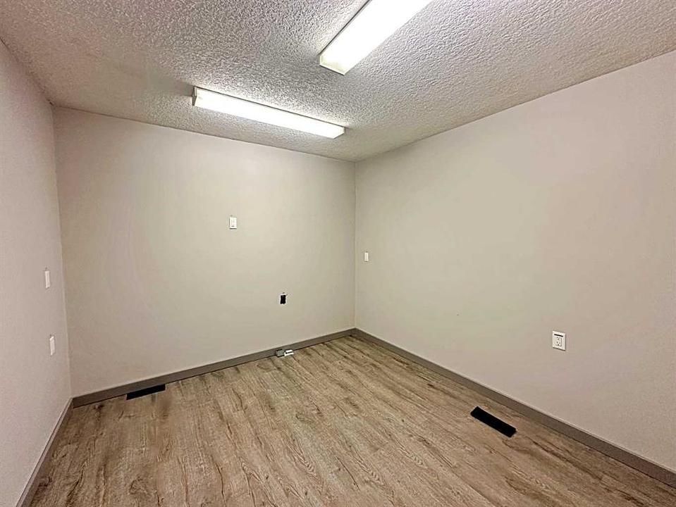 8121 Fraser Avenue, Fort McMurray, AB