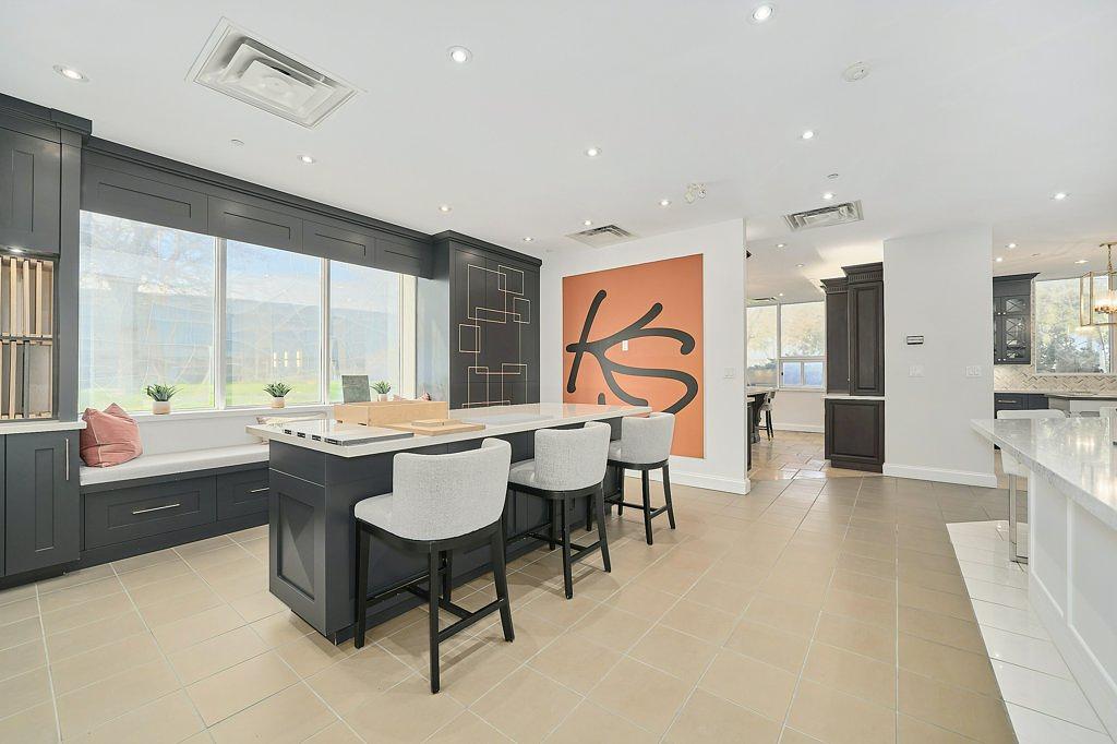 1 - 1333 Thornton Road South, Oshawa, ON