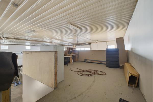 39325 Range Road 273, Bentley, AB