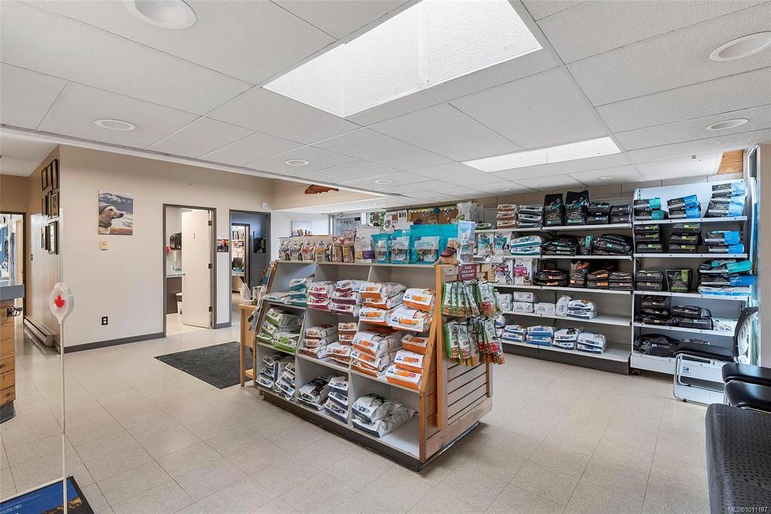 1033 Canada Avenue, Duncan, BC