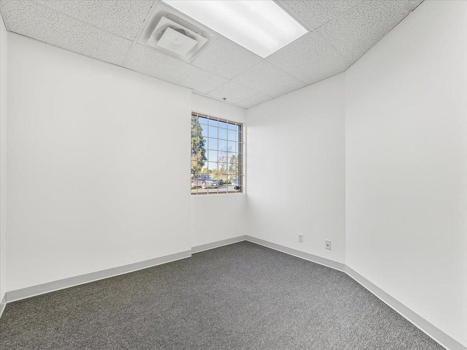 103/104 - 106-470 Kingsway, Vancouver, BC