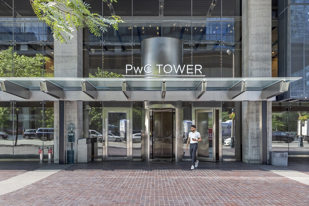 400 - 18 York Street, Toronto, ON