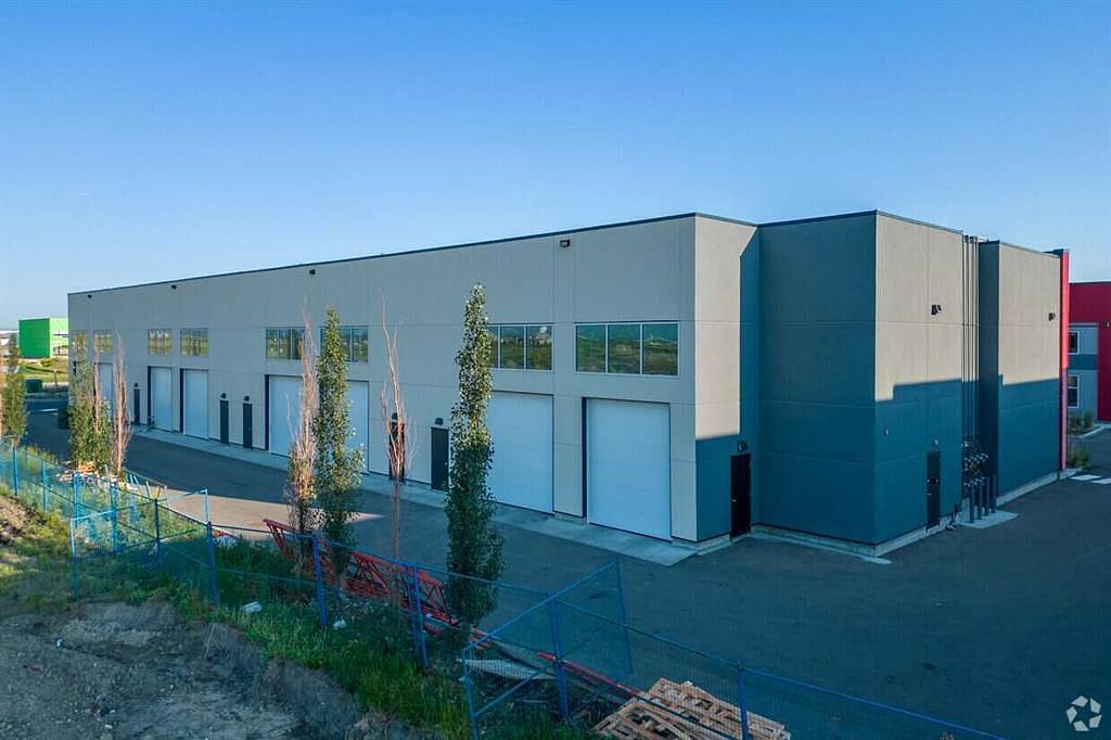 305 - 10960 42 Street Northeast, Calgary, AB