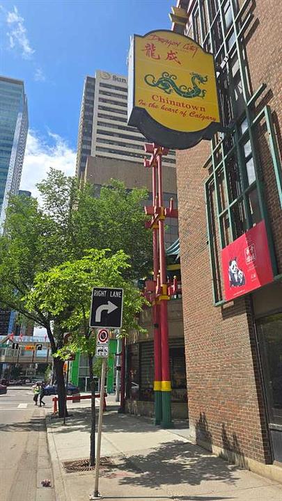 101 - 328 Centre Street South, Calgary, AB