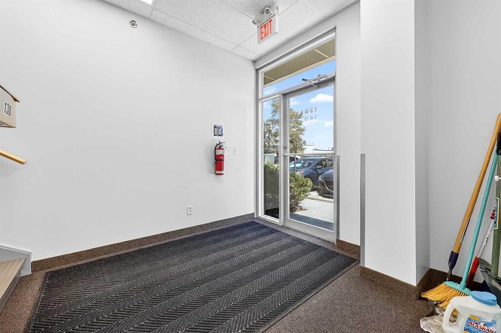 140 - 5700 1 Street Southwest, Calgary, AB