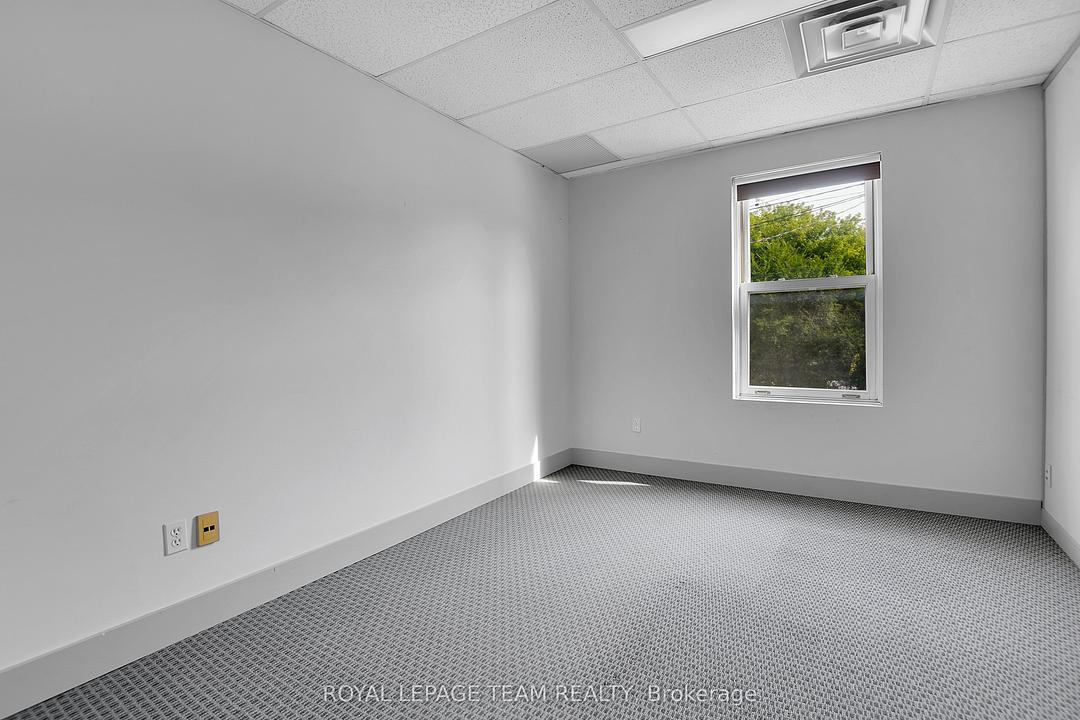 901 Somerset Street West, Ottawa, ON