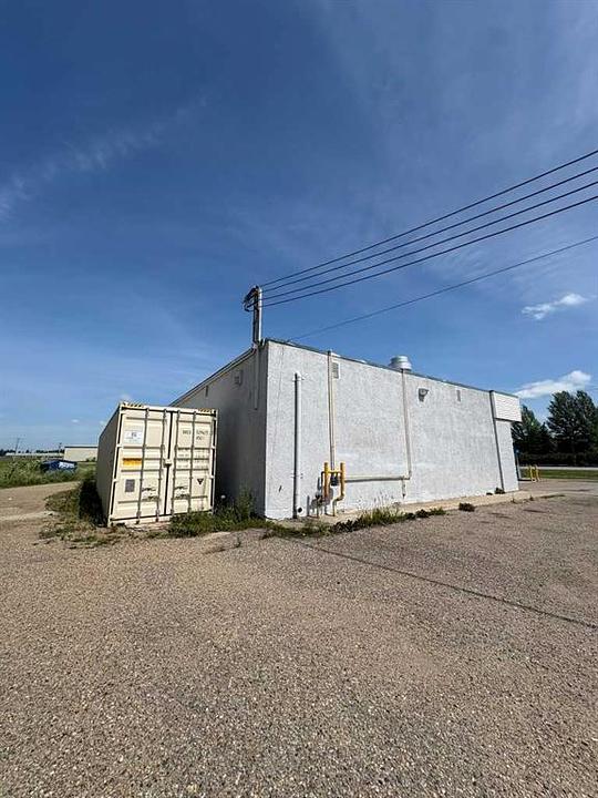 5702 2A Highway, Ponoka, AB