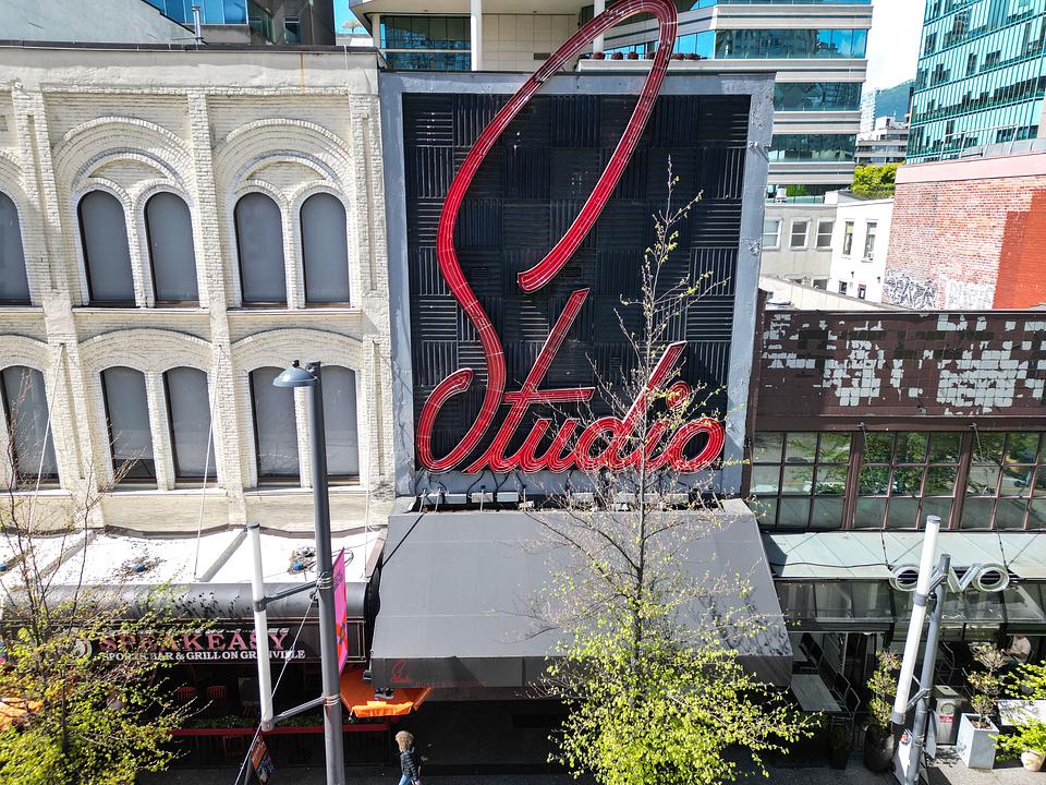 919 Granville St, Vancouver, BC