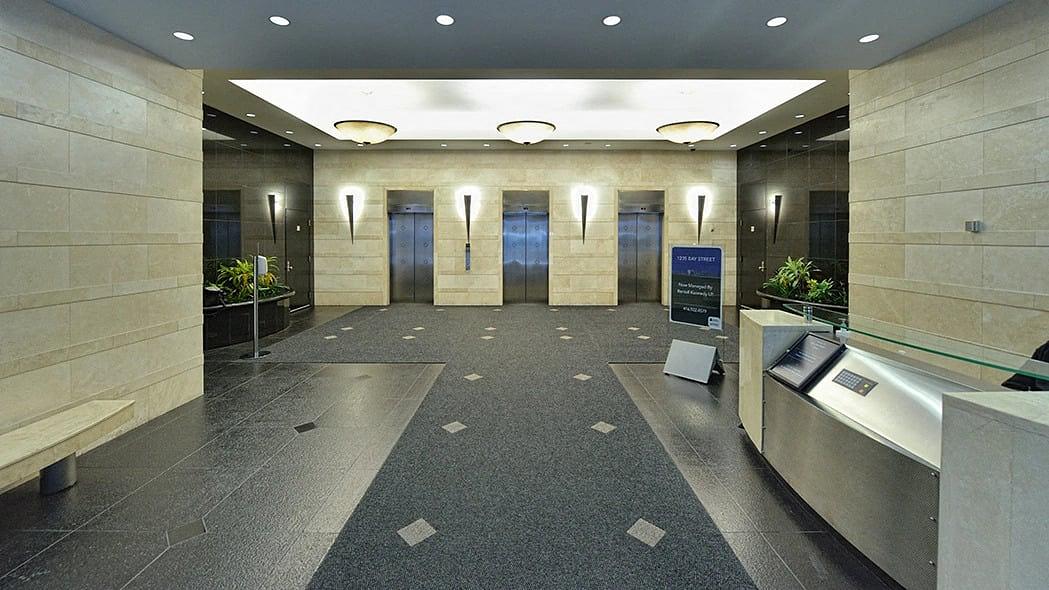 0900 - 1235 Bay Street, Toronto, ON