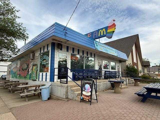 202 2 Street West, Drumheller, AB