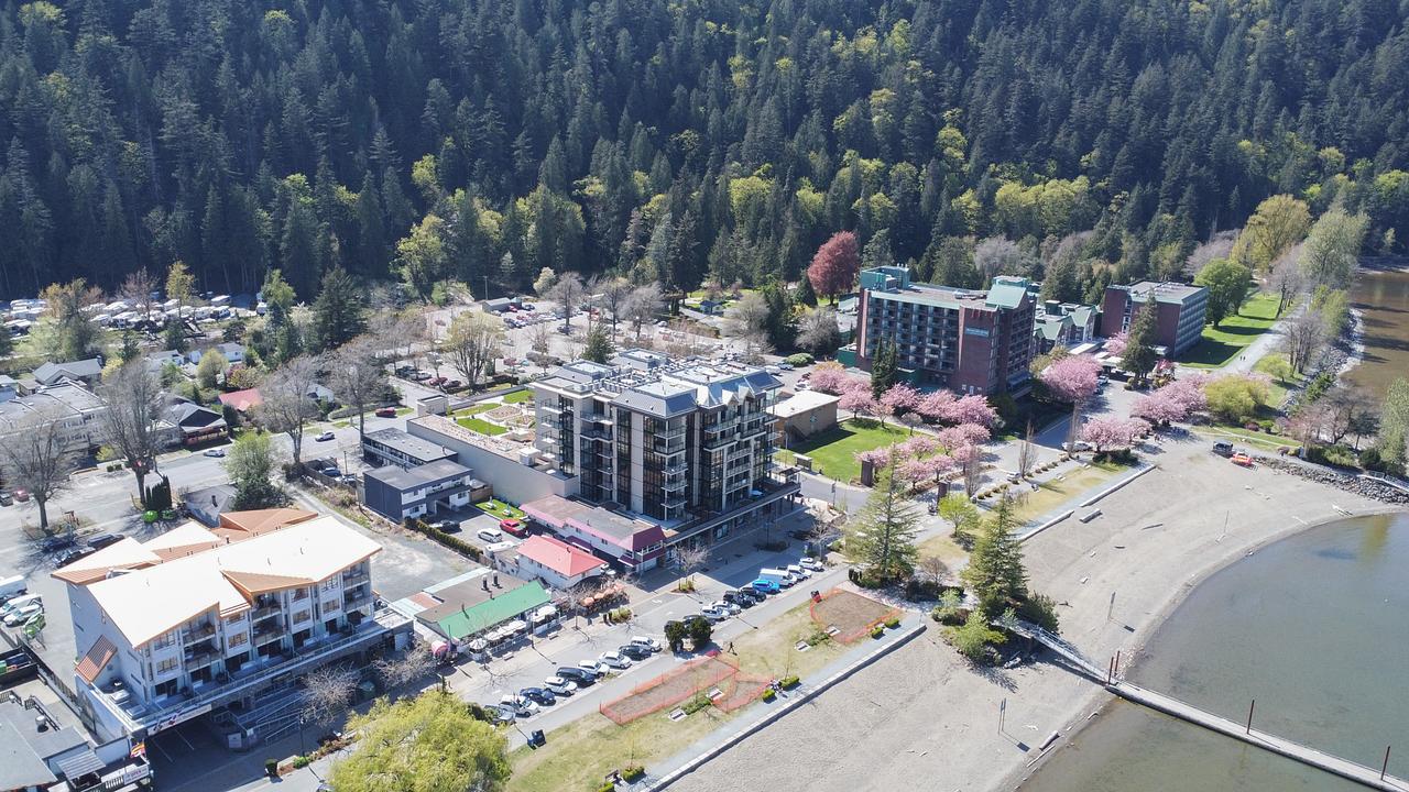 120 Esplanade Avenue, Harrison Hot Springs, BC