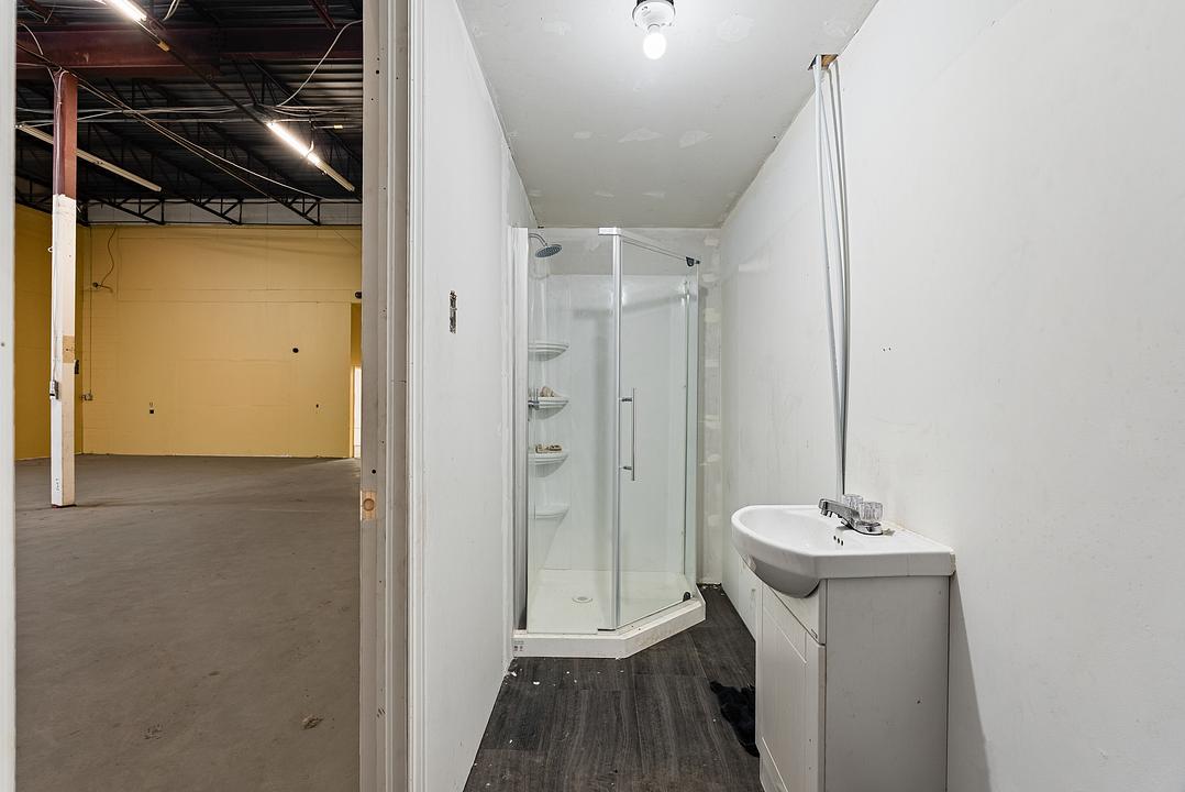 Warehouse - 2699 Avenue Watt, Québec, QC