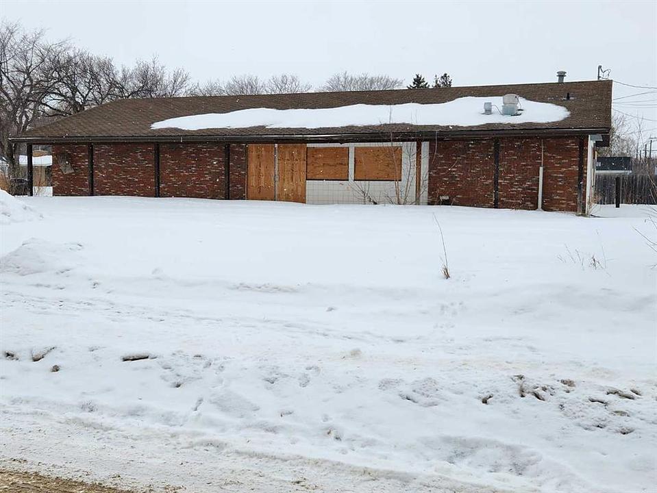 5502 50 Street, Lloydminster, AB