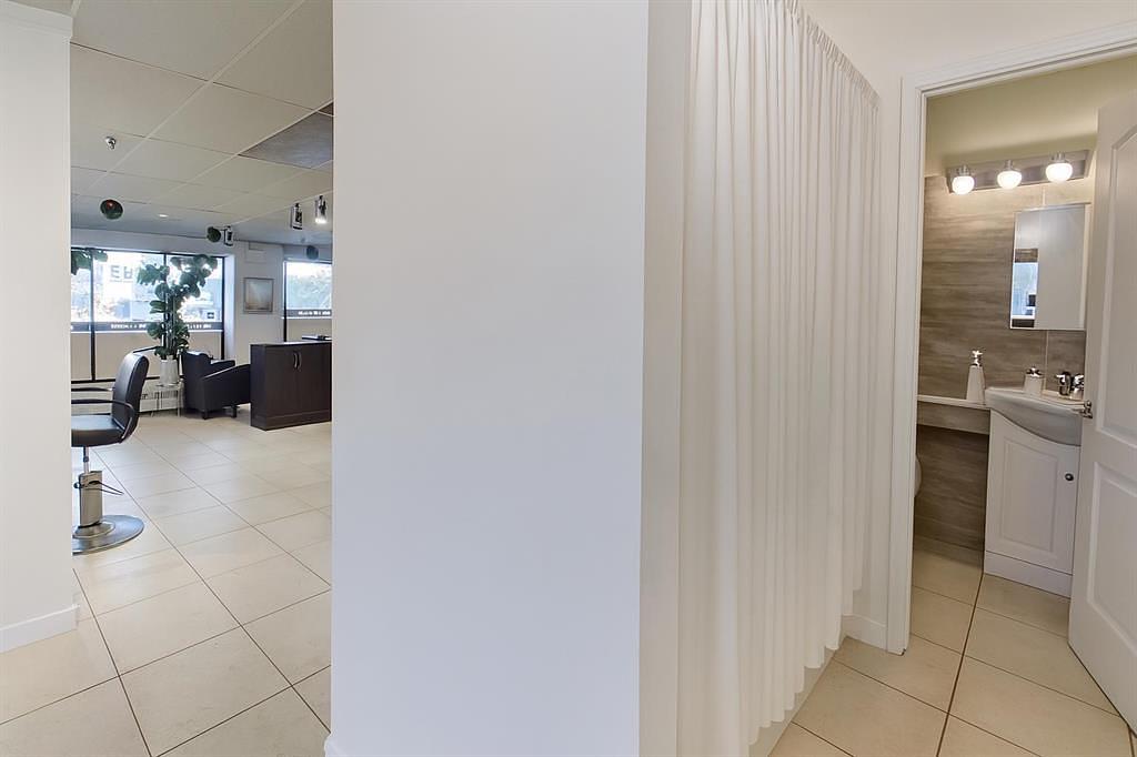 100 - 2909 17 Avenue Southwest, Calgary, AB