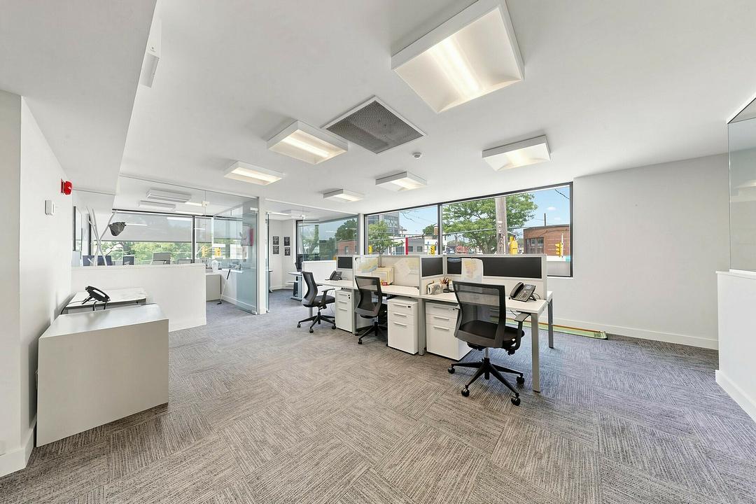 Full Building - 1911 Avenue Road, Toronto, ON