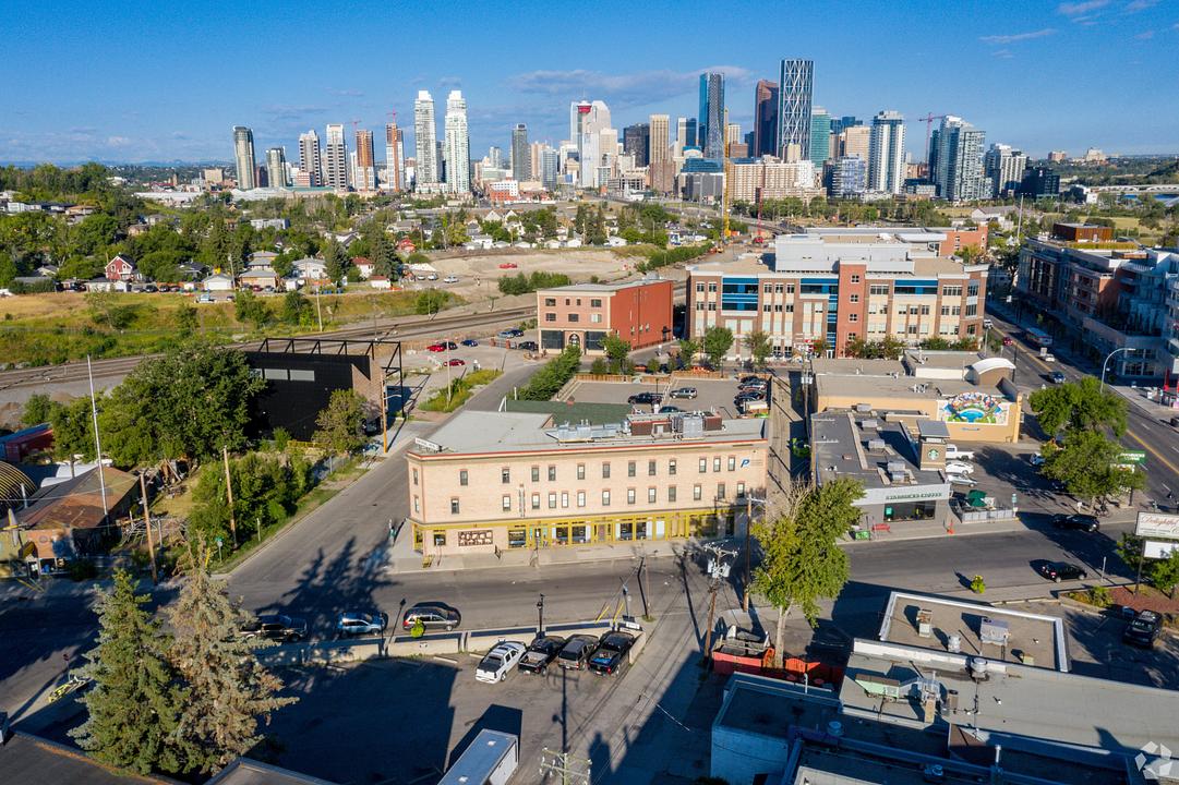929 11 Street Southeast, Calgary, AB