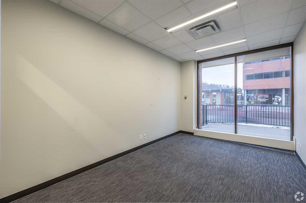 110 - 1121 Centre Street Northwest, Calgary, AB
