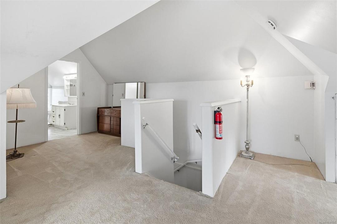 1043 Belmont Avenue, Victoria, BC