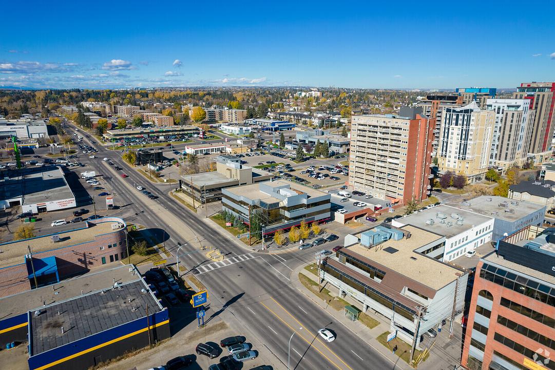 100 - 5819 2 Street Southwest, Calgary, AB
