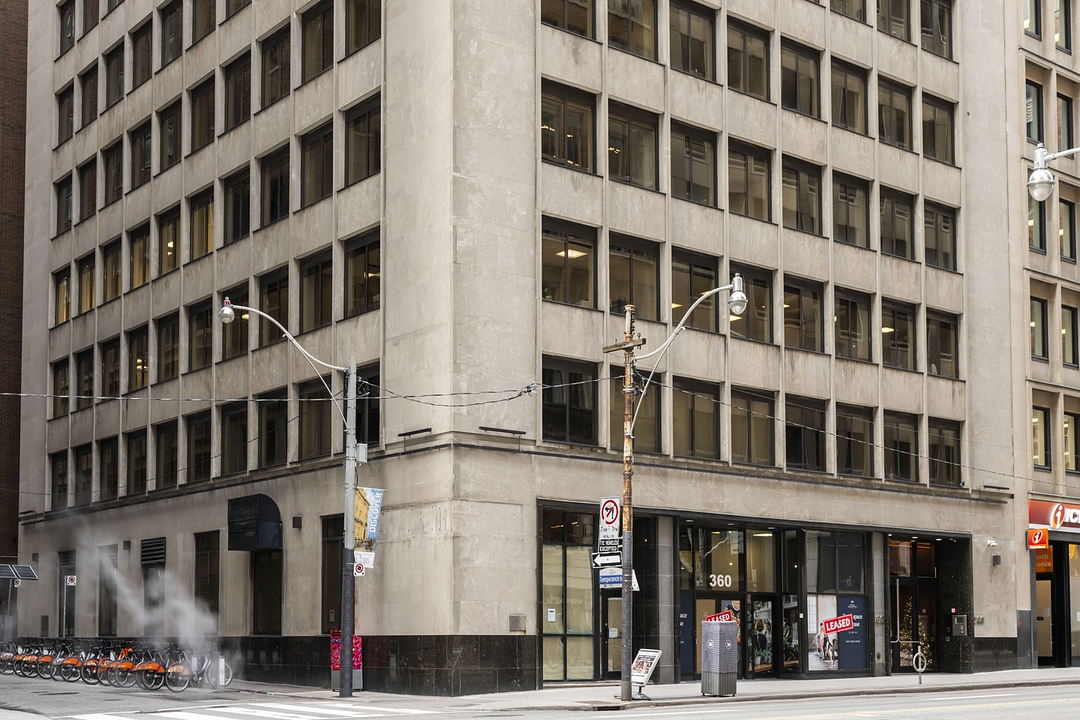 902 - 360 Bay Street, Toronto, ON