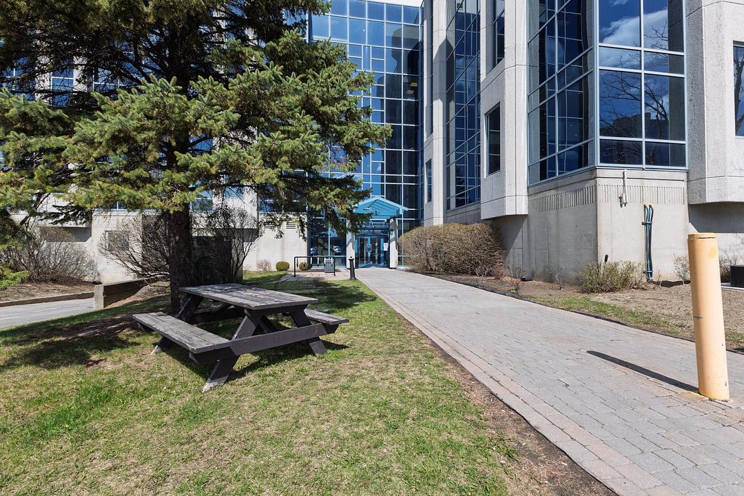 9900 Boulevard Cavendish, Montréal, QC