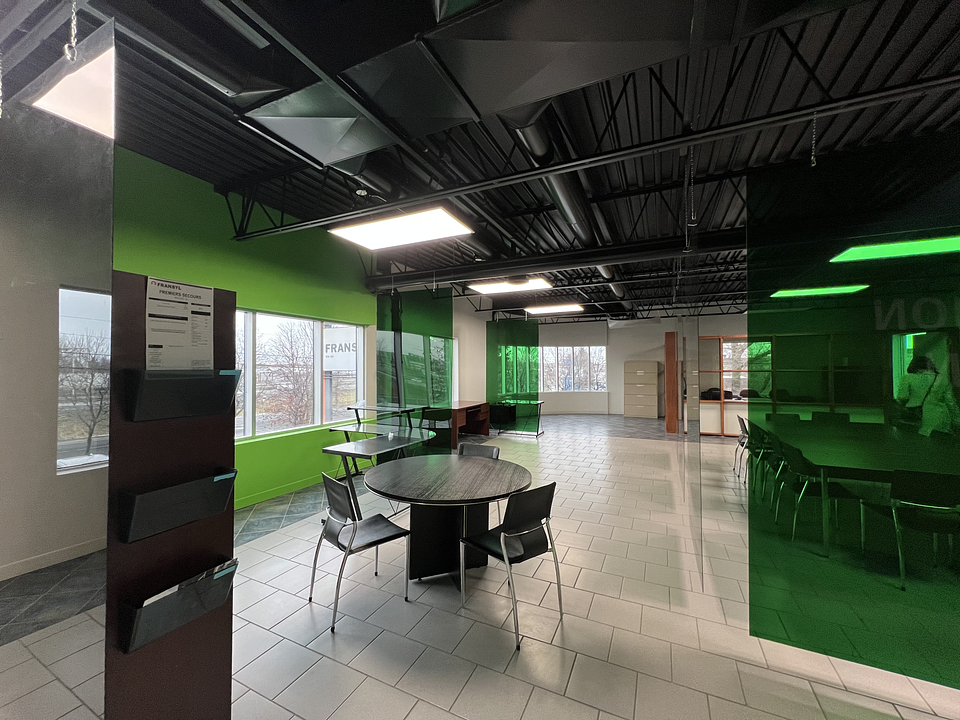 1477 Rue Nobel, Sainte-Julie, QC
