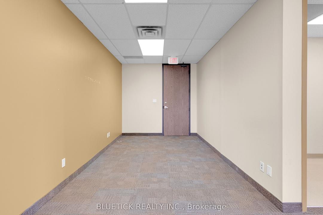 209 - 710 Dorval Drive, Oakville, ON
